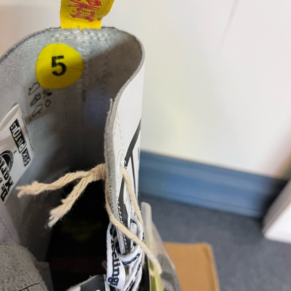 DR MARTENS X THE SEX PISTOLS WOMENS 1490 BOOTS - Picture 6 of 13